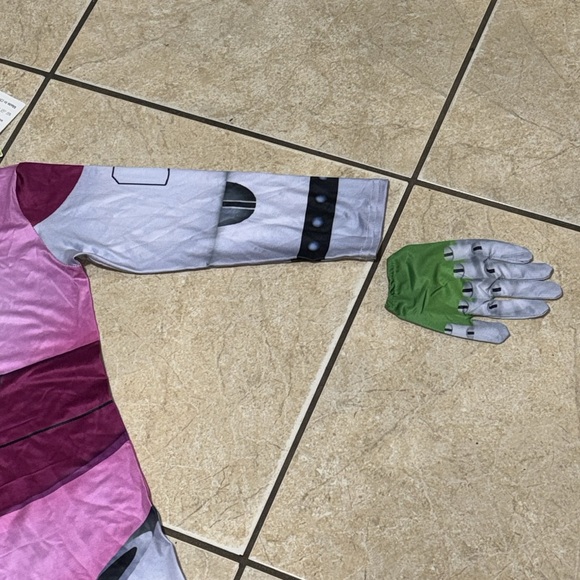 Five Nights at Freddy’s Glamrock Chica costume - Picture 8 of 11